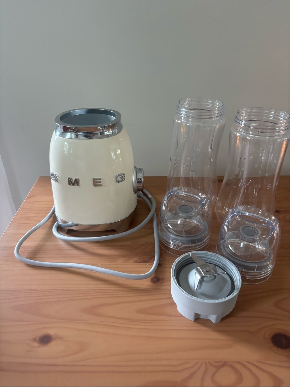 SMEG Personal Blender - Cream Base with Two Bottles